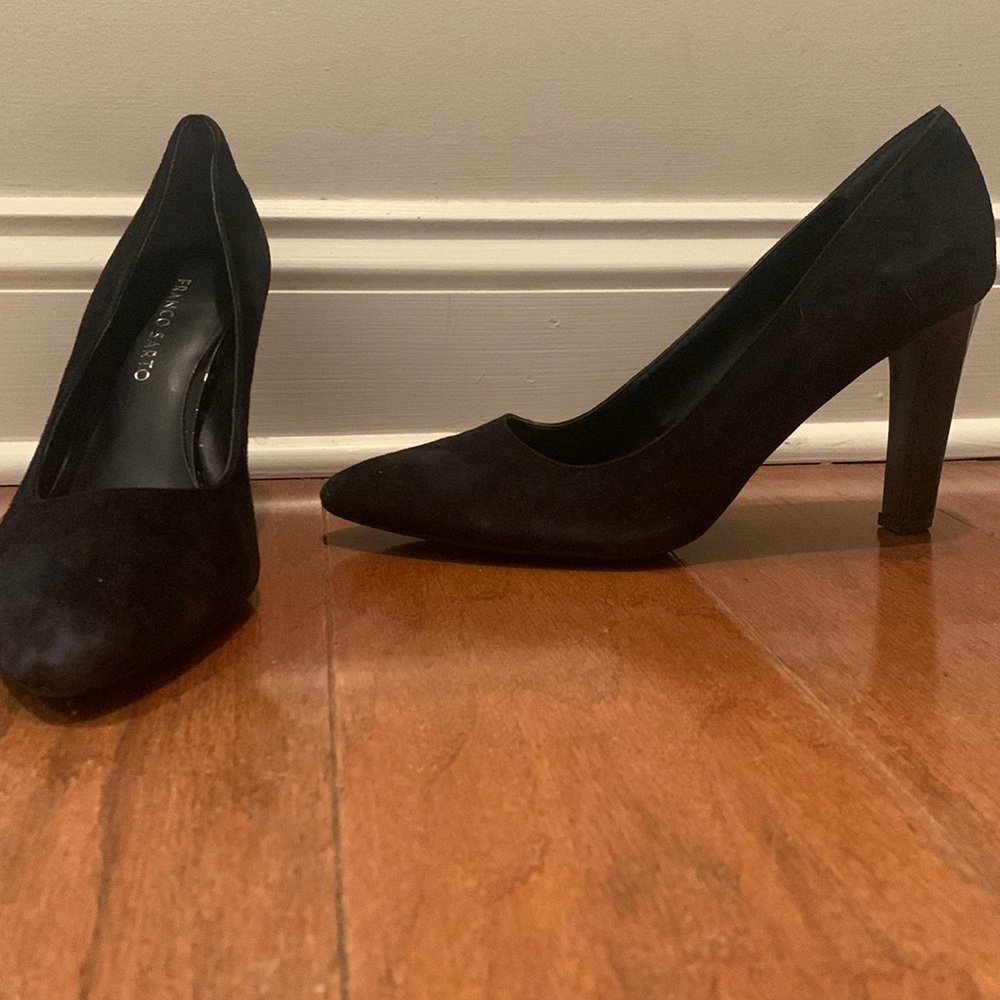 Franco Sarto size 9 velvet cloth material barely worn. About a 4.5 heel size